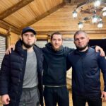 Tagir Ulanbekov Instagram - Два настоящих чемпиона и я не про спорт .