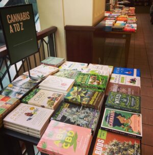 Tair Mamedov Instagram - «Всем хорошим во мне я обязан книгам» 
Максим Горький