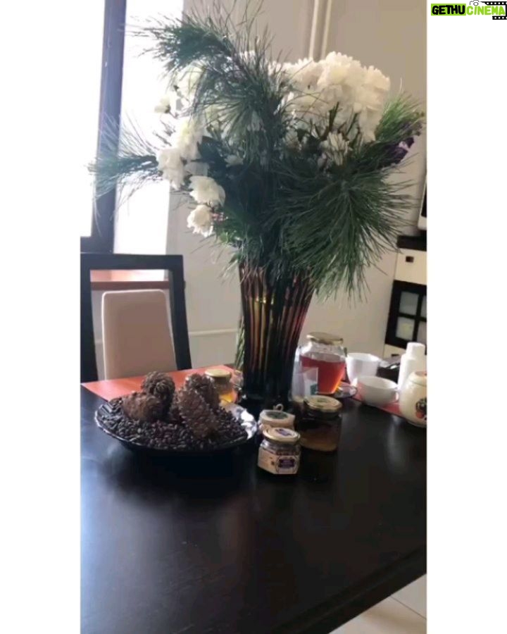 Taisiya Povaliy Instagram - Мои дорогие, родные сердцу Люди!.. Я так долго ждала этот концертный тур. Ведь артист жив, только когда он на сцене, когда востребован и когда знает, что его песни нужны людям. И именно вы, мои дорогие зрители, вернули мне эту радость и вкус к жизни. Гастроли по городам Кузбасса стали событием для меня. Надеюсь, и для вас. Это были незабываемые, теплые встречи, время настоящего единения душ и сердец, единения людей, сильных духом и наполненных Верой и Любовью. Стало понятно, что Любовь и понимание, которые всегда были у меня с вами, никуда не делись, несмотря на обстоятельства. Мы вместе пели любимые песни, вы искупали меня в радушии и тепле. Словно водой в жаркий день щедро полили цветок!.. Простите меня: в четыре города мы не доехали, хотя и знаю, что многие там меня ждали. Не волнуйтесь: я обязательно к вам приеду. Я – с вами. Я – с Россией. Это величественная, красивейшая, благословенная Богом страна с вековыми традициями и верой. Ее природой и людьми я не устану любоваться и восхищаться. И хочу ездить не только с турами, а и просто путешествовать по нашей благословенной земле, которая раньше называлась Советским Союзом и была всем нам родиной. Ведь здесь масса удивительных мест, от которых дух захватывает. И людей, добра и тепла, которых хватит на всю планету. До встречи, любимые! Все обязательно будет! Мы со всем справимся! Всегда Ваша Таисия Повалий. #таисияповалий #повалий #tpovaliyofficial #сольныйконцерт