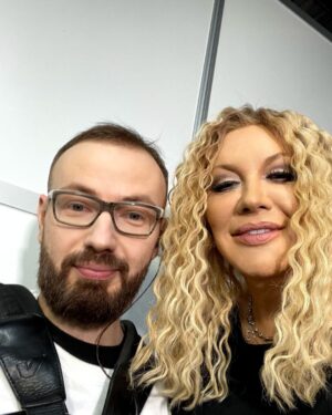 Taisiya Povaliy Instagram - ЗАВТРА ВСЕ СМОТРИМ "ДВЕ ЗВЁЗДЫ. ОТЦЫ И ДЕТИ" НА ПЕРВОМ! ВСТРЕЧАЕМСЯ РОВНО В 19:00.
БУДЕТ КРУТО!!!!!💪💥❤️‍🔥🌟🌈✨🎉🥰🌟🌍💫

#таисияповалий #повалий #двезвезды #отцыидети #денисповалий #лучшийдуэтмоейжизни