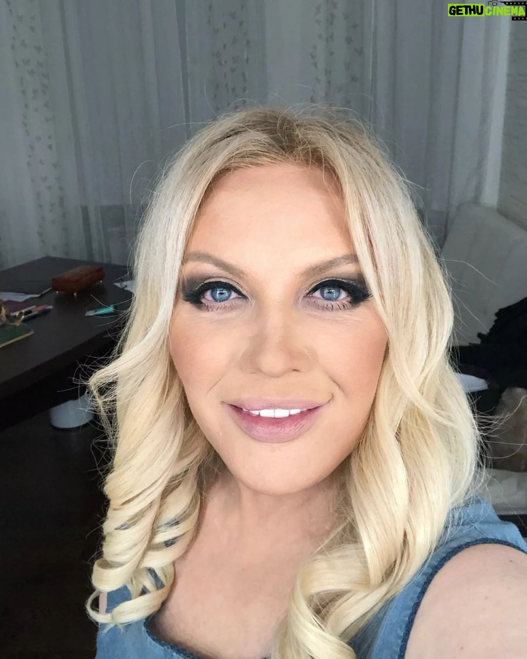 Taisiya Povaliy Instagram - Родные мои! Как же Я Всем Вам Благодарна за Поздравления!! Все перечитала пересмотрела и так Счастлива, Благодарю Всевышнего, что Вы у Меня Есть!!!!! СПАСИБО МИЛЛИОН РАЗ, ЛЮБЛЮ! 💖💖💖💖💖💖💖💖💖 #таисияповалий #повалий #tpovaliyofficial