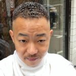 Takashi Sakai Instagram - あいぱー。 断髪。 踊り散らかし。 いつかおトークのほうでもアメトーーク出れますように。 #アイロンパーマ #濡れパン #クロップスタイル #フェードカット #スキンフェード 💈✂︎🔥 @mr.hero1987 @mr.brothers_cutclub @karibu098