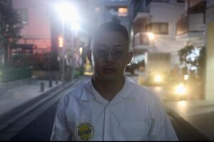 Takashi Sakai Instagram - キングオブコント準決勝まであと9日。

横髪のほうの最終調整をお先に済まさせていただきますた。

チョキン。しなくちゃです。

#フェードカット #スキンフェード #クロップスタイル