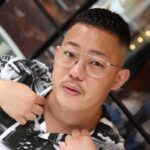 Takashi Sakai Instagram - 濡れパン。 人生お初の巻き髪。焼き髪。 本日はお休み。お給料日。 すぺしゃるさくんすでございます。 #濡れパン #スキンフェード #フェードカット
