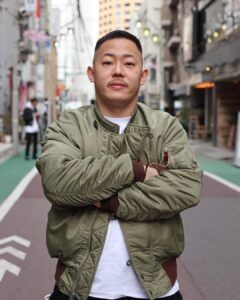 Takashi Sakai Instagram - 最近よくスベってる気がしまして。 たぶん横の髪にスベリが溜まっていましたので削ぎ落としていただきました。 心機一転がんばりますです🔥 #スキンフェード