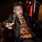 Takashi Sakai Instagram - Schottさんのお取材を受けました。 人生の勝負着です。ONESTARを着てると負けてても負けてるように見えないのです。 記事はこちら→https://www.us-onlinestore.com/news/detail?sid=schott&eid=3074 #Schott #ONESTAR #後頭部