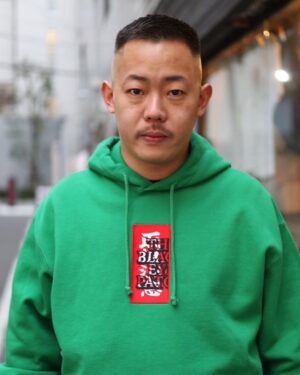 Takashi Sakai Instagram - 6号艇になりたくて。

緑いお洋服を買ったよ。

大外からまくらせてください。

#フェードカット #スキンフェード #クロップスタイル #6号艇