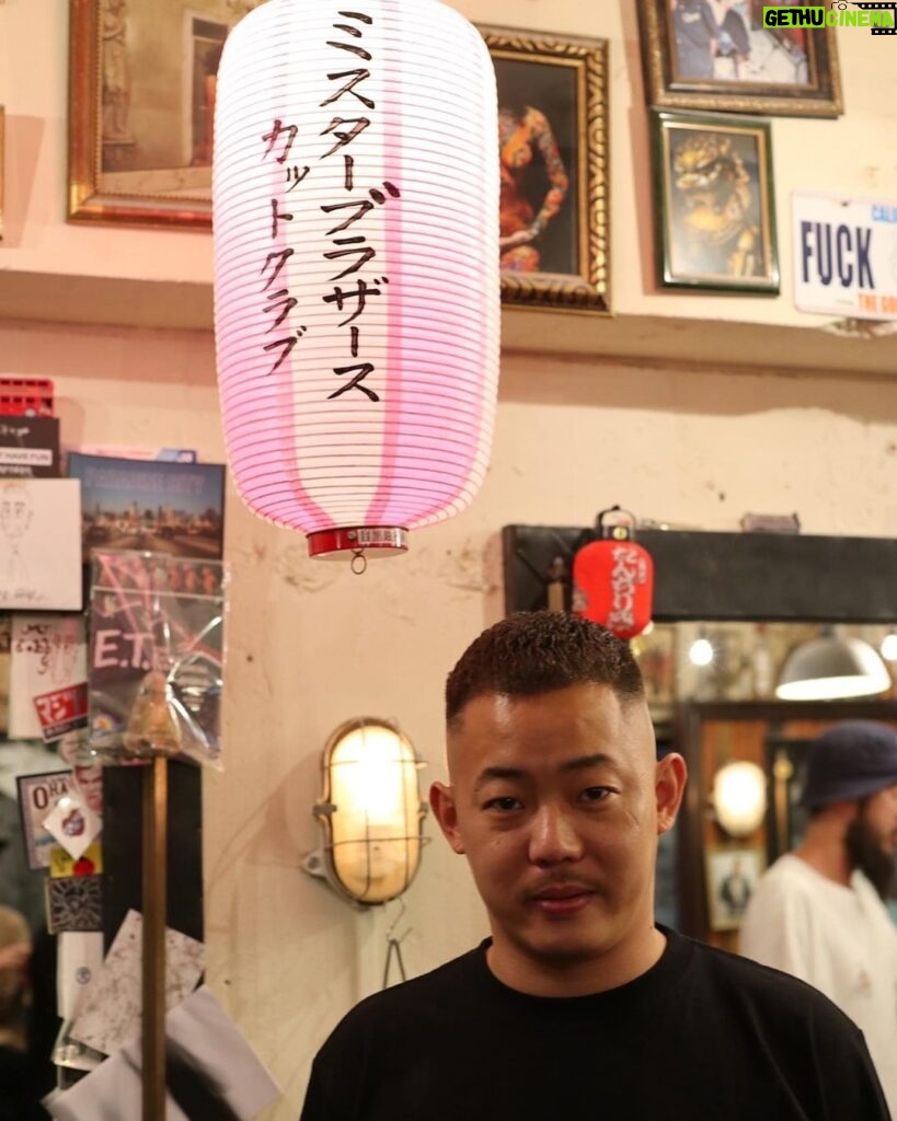 Takashi Sakai Instagram - お久しぶりの濡れパン。 0からがんばるです。 否、マイナスからがんばるです。 ぽぽぽぽぽ💨 @mr.hero1987 @mr.brothers_cutclub @kento.lmamura @kento.lmamura #スキンフェード #クロップスタイル #フェードカット #濡れパン