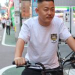 Takashi Sakai Instagram - またまた濡れパンにしていただきました。 今回は前髪をアゲ。前回はサゲ。 アゲサゲ。アゲサゲ。アゲサゲ動画。 お店の自転車。 #濡れパン #フェードカット #スキンフェード #クロップスタイル