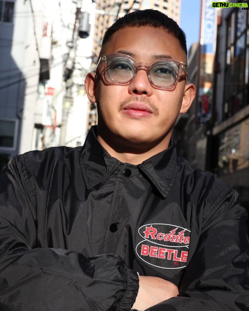Takashi Sakai Instagram - 剃り始め。刈り始め。 必殺横スキン。 2024もお願いします🐭✂︎ 💈 @mr.brothers_cutclub @mr.hero1987 👕 @rconte_tokyo @kento._.imamura #スキンフェード #クロップスタイル #フェードカット