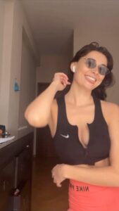 Tako Tabatadze Instagram - Trying to find motivation to start workout 😂🧡