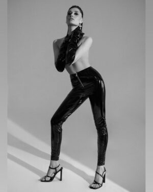 Tako Tabatadze Instagram - “Body achieves what the mind believes”🖤
 @pirveli1 📸
@nina_jincharadze 💄