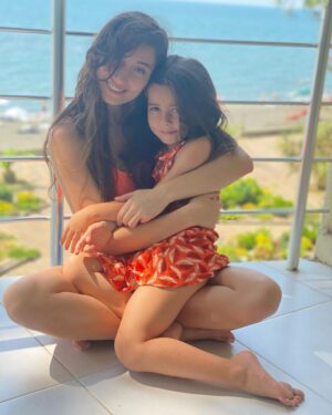 Tako Tabatadze Instagram - Morning sweetness ☀️🤗
#mybabylion #mommyssweetheart