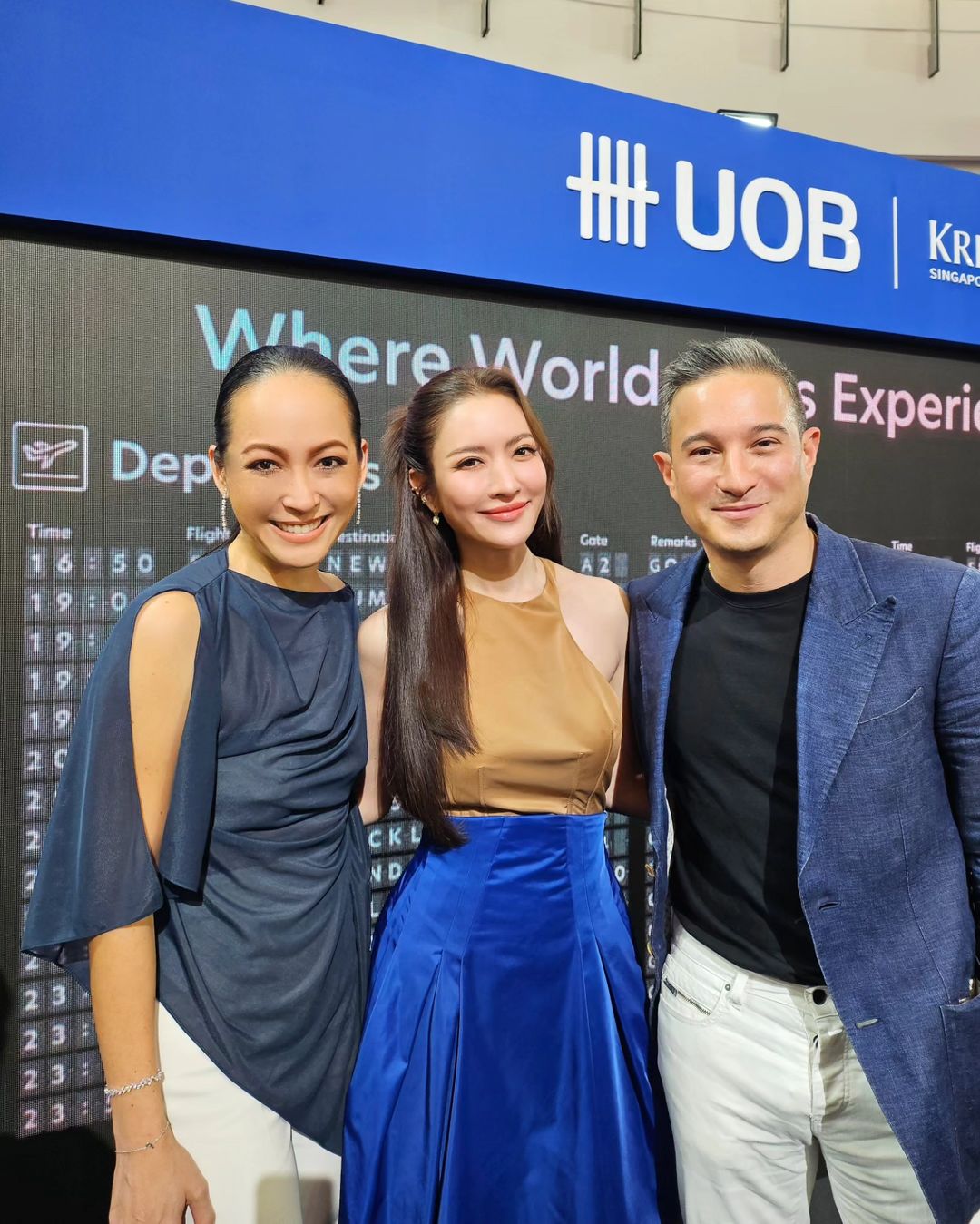 Taksaorn Paksukcharern Instagram - 💙🤎 #UOBKrisFlyer @veladebangkok @pacharee @moontreig @yiim_makeup @noppasitt.vote