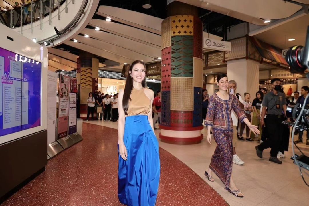 Taksaorn Paksukcharern Instagram - ที่สุดแห่งเอกสิทธิ์เหนือระดับ พร้อมให้คุณสัมผัสได้ก่อนใคร กับบัตรเครดิตยูโอบี คริสฟลายเออร์ บัตรเดียวที่จะเปลี่ยนทุกการเดินทางของคุณให้พิเศษยิ่งขึ้น #UOBKrisFlyer