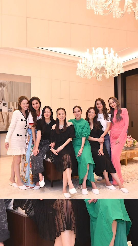 Taksaorn Paksukcharern - 186.1K Likes - กราบขอบพระคุณพี่แป้ง&พี่เอสำหรับความรักและเมตตาที่มีให้แอฟเสมอมาค่ะ ขอบคุณพี่ป๊อปที่รักที่ทำให้พวกเรารวมตัวกันได้ทุกปี 🙏🏻 @panglamsam
@#ป๊อปผู้ไม่มีไอจี
เมื่อคืนสนุกมากๆค่ะ รู้สึกโชคดีที่สุดที่ได้รางวัลที่ 1 สองปีซ้อน🌟🌟 เป็นเกียรติที่สุดที่ได้รางวัลจากพี่แป้ง ไอดอลที่รักและเคารพของแอฟ เป็นมงคลในการเริ่มต้นปีใหม่ที่จะมาถึงนี้เลยค่ะ ขอบพระคุณที่ให้เกียรติเชิญแอฟและนนมาร่วมงานค่ะ 💙
มากกว่าความสนุกและของรางวัล คือความสุข ความรักและอบอุ่นที่พี่ๆเพื่อนๆมีให้ ดีใจที่เราได้ฉลองปีใหม่ด้วยกันทุกปีนะคะ รักที่สุดค่ะ 💙🥳💙🎁🎉🎉 @panglamsam @aum_patchrapa @annethong @morchang @nuneworanuch @sriritajensen @kornnarongdej @myriabenedetti @cherrykhemupsorn @oonnychang
@thanapob_lee @nonkul