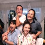 Taksaorn Paksukcharern Instagram - ครอบครัวเราน่ารัก 🤗❤️ มีความสุขทุกครั้งที่ได้ถ่ายซีนครอบครัวหยินค่ะ