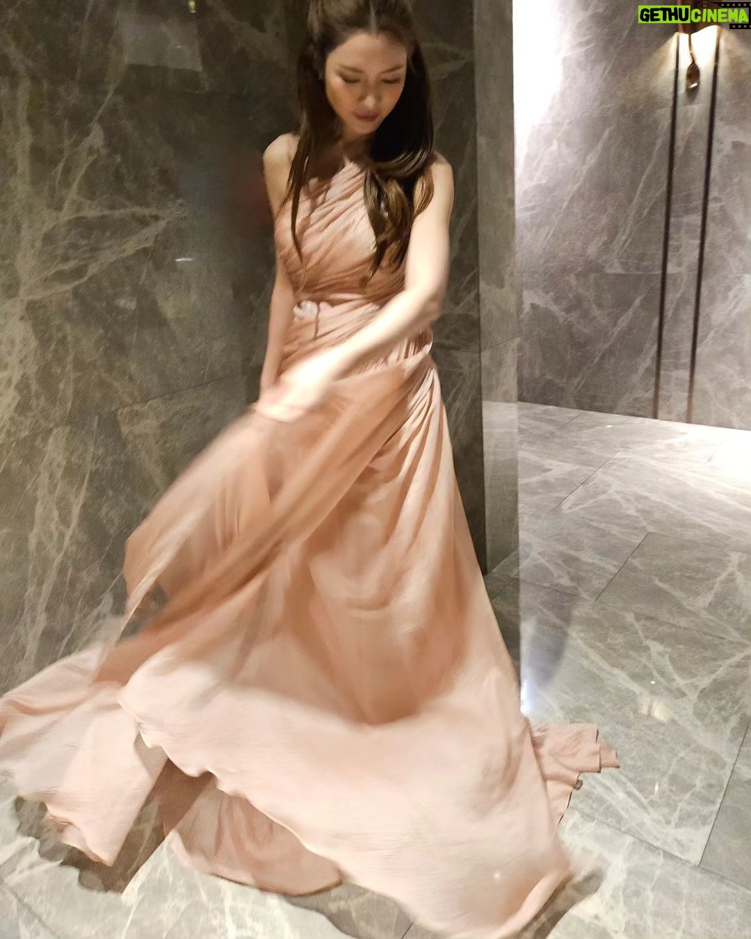 Taksaorn Paksukcharern - 206.2K Likes - 🌟💫🌟💫