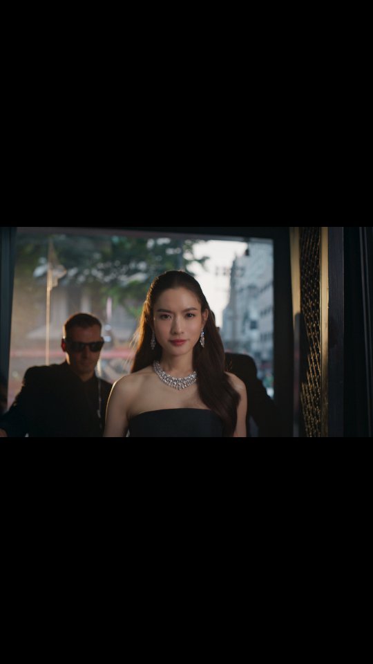 Taksaorn Paksukcharern Instagram - พบกับแอฟกับบทบาทใหม่ในฐานะ “Friend of Jubilee Diamond” คนแรกของ @JubileeDiamond แบรนด์เครื่องประดับเพชรคุณภาพระดับโลก ที่ตั้งใจ craft ความเป็นที่สุดเรื่องเพชร เพื่อส่งต่อความเป็นเลิศในทุกมิติของเครื่องประดับเพชรมาตรฐานระดับโลกที่สวยและเปล่งประกายที่สุด และไม่ว่าชิ้นไหนก็คือ World-Class Diamond ที่คุณมั่นใจ มาเป็นส่วนหนึ่งของประสบการณ์ที่สุดของความเปล่ง ประกายระดับโลกของ Jubilee Diamond ไปพร้อมๆกับแอฟนะคะ Jubilee Diamond ที่สุดเรื่องเพชรเพื่อคุณ – Craft For Excellence #JubileeDiamond #FriendofJubileeDiamond #ที่สุดเรื่องเพชรเพื่อคุณ #CraftForExcellence #WorldClassDiamondForYou