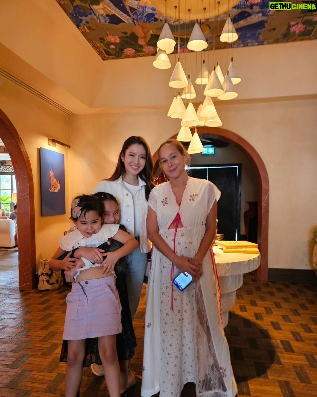 Taksaorn Paksukcharern Instagram - Happy Birthday Sophie ! ขอให้คุณแม่คนเก่งมีความสุขมากๆ @pacharee ขายดีทั่วโลกแบบนี้ตลอดไปนะคะ 🎂❤️🎉🎉🎉 @pachareesophie
