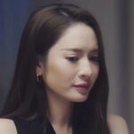 Taksaorn Paksukcharern Instagram - หม่นจากเมื่อคืน และจะหม่นต่อคืนนี้ 🥺 จากเมื่อคืนฉากนี้เป็นอีกฉากที่ชอบค่ะ ความรักของคนในครอบครัวที่ไม่ต้องพูดอะไรกันมากก็เข้าใจ หยินรักป๊าม๊านะคะ🤍 หารักด้วยใจเธอ Find Yourself ทุกวันจันทร์-อังคาร เวลา 20:30 น. ทางช่อง GMM25 และ เวลา 22:30 น. ทาง Viu และออกอากาศพร้อมกันในประเทศจีน รับชมบนแพลตฟอร์มจีน ได้ที่ Tencent Video และ YOUKU #FindYourselfTH #GMMTV #InsightEntertainment #kongthupproduction #repost @namwan_suthida