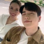 Taksaorn Paksukcharern Instagram - ตุ๊กๆเดทเหมือนกันเลย นางเอกน่ารักเหมือนกันไหมน๊าาา 😜❤️ @nonkul #หารักด้วยใจเธอ #FindYourselfTH vs KingTheLand (เราถ่ายก่อนนะคะ บังเอิญเหมือน) 20.30 #gmm25 22.30 #viuthailand