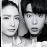 Taksaorn Paksukcharern Instagram - ชั้นจะไม่ปล่อยนายไปอีกแล้ว...พี่หยินกล่าว 🤭 ขอบคุณที่ติดตามกันมาตลอดค่ะ หวานบ้าง ขมบ้าง หวังว่าจะสร้างความสุขให้ทุกคนนะคะ แอฟแฮปปี้ สนุกกับกองนี้มากค่ะ มีเรื่องให้ยิ้มหัวเราะทุกคิวการถ่ายทำ ได้เรียนรู้จังหวะการแสดงใหม่ๆ ต้องขอขอบคุณพี่เขต พี่เพชร ผกก. ครูปราง นน พี่ก้อง นักแสดงร่วม และทีมงานทุกท่านค่ะ 🙏🏻 วาเลนไทน์นี้ขอให้หารักของคุณให้เจอเหมือนหยินกับเชนนะคะ 🩷 #หารักด้วยใจเธอ #FindYourselfT @kongthupproduction @insight.entertainment @gmmtv @viu_th