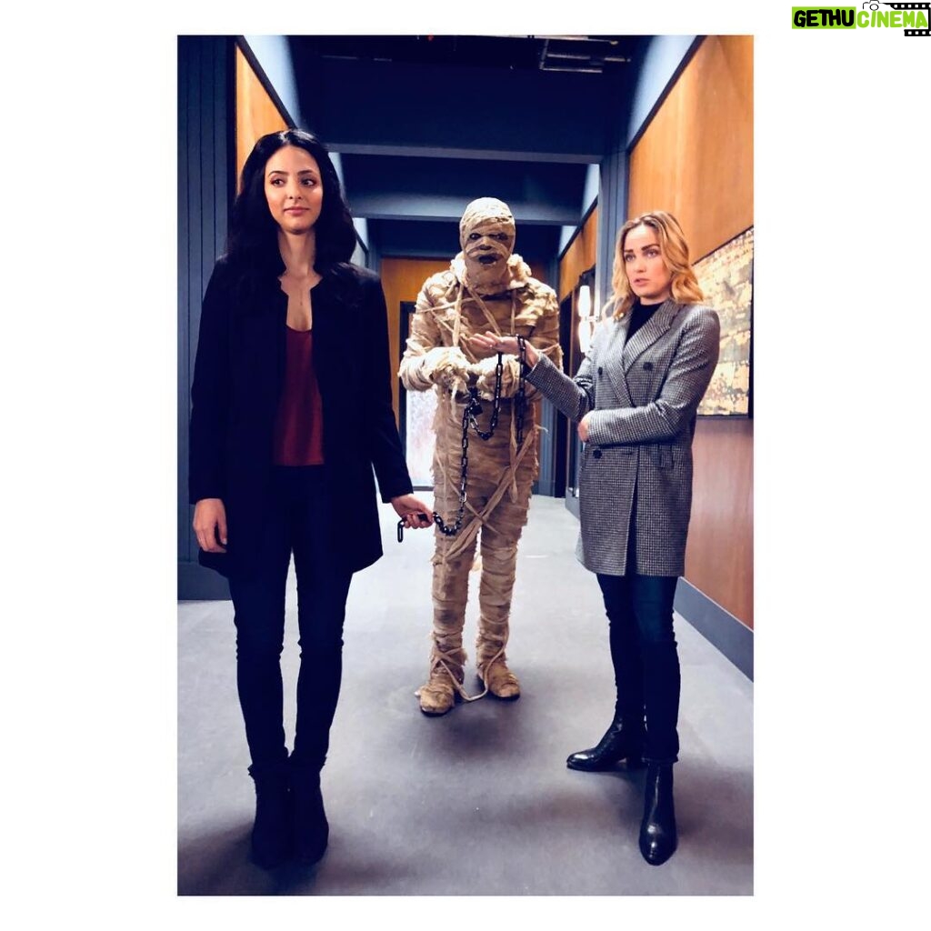 Tala Ashe Instagram - oh hey, just one month till this insanity is back on your tv! #legendsoftomorrow #mummyduties 📸: @nickzano