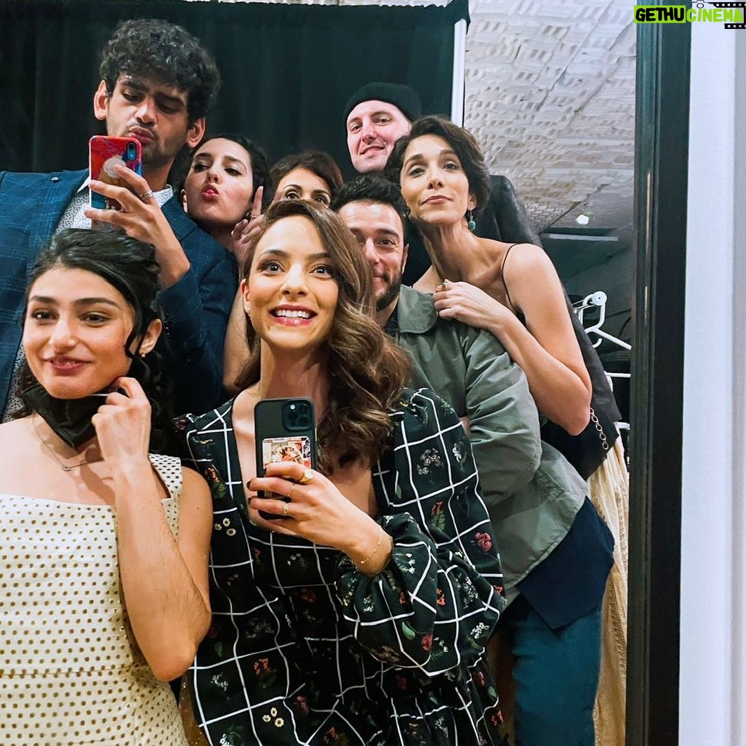 Tala Ashe Instagram - 2022: it was the best of times, it was the worst of times. may 2023 bring a free Iran 💚🕊️❤️ #زن_زندگی_آزادی