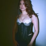 Tamannaah Instagram - “Chaand jab aadha ho jaave hai …toh bhi chaand hi kehlave hai” -Omkara