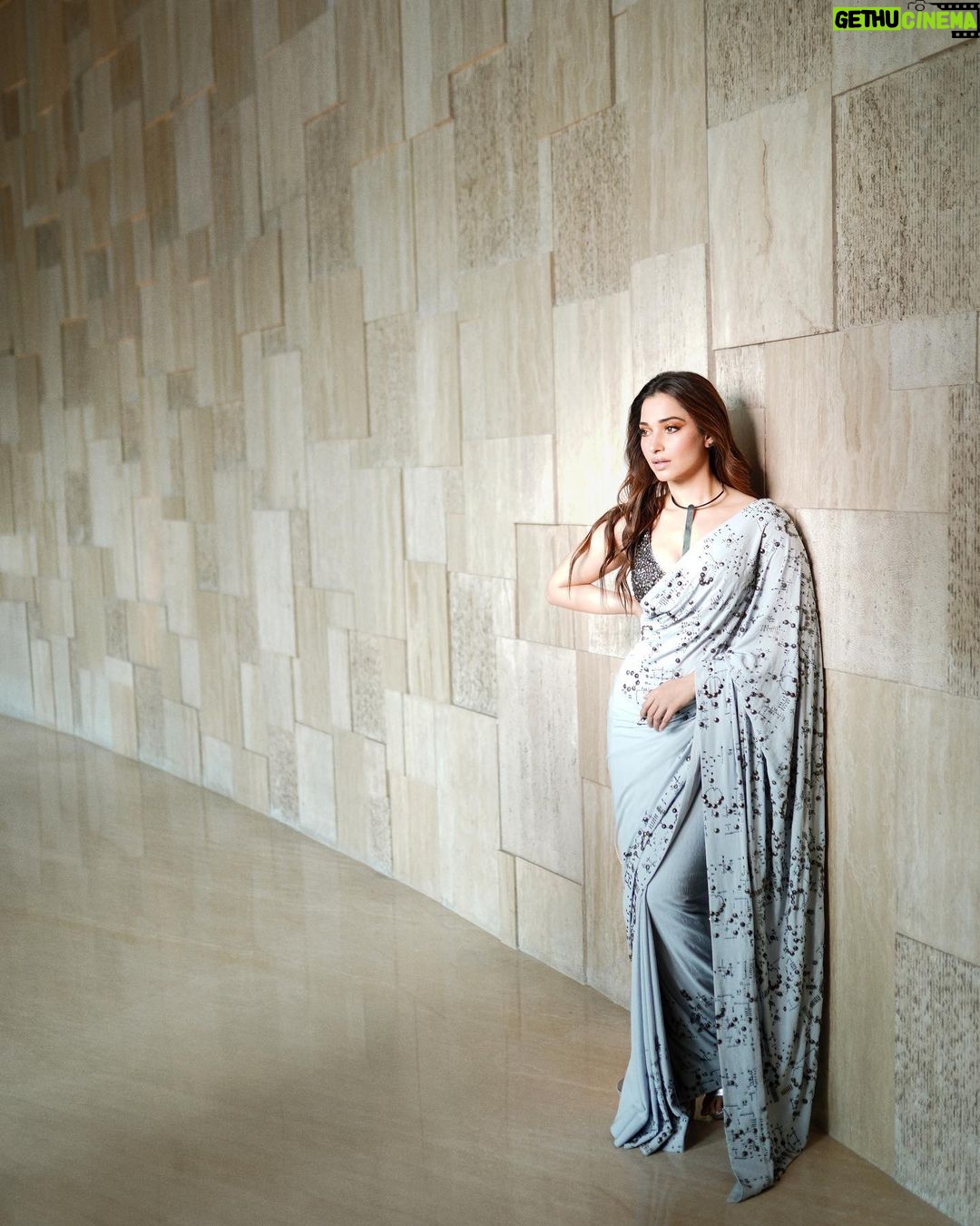 Tamannaah Instagram - Not sorry for another saree 🖤✨🩵
