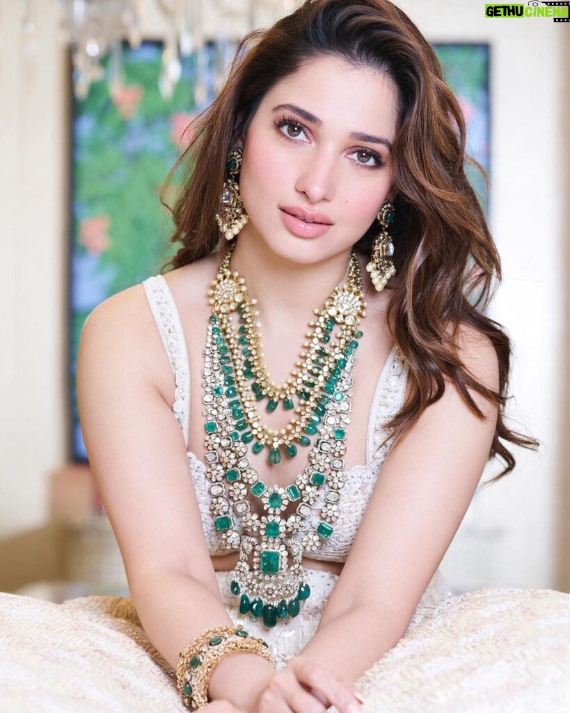 Tamannaah Instagram - Hello Bengaluru! I’m all set to make my way to the Jewels of India show on October 27th to inaugurate the 25th edition. Your presence will make it even more special. See you there!" 💎🇮🇳 #JewelsofIndia