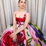 Tamannaah Instagram - Thankyou @realbollywoodhungama for honouring me with the Best Actor of the Year - Female (Series) award for Jee Karda & Aakhri Sach✨ Special thanks to @nonu_chidiya & @maddockfilms for giving me Lavanya! ❤️ Robbie Sir, @preeti_simoes and @neeti_simoes, thanks for believing in me with Aakhri Sach❤️ Grateful! 💫