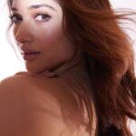 Tamannaah Instagram - It’s win-tage… 🩶🩶🩶 @falgunishanepeacockindia has done it again! Thank you for this stunning archival piece! Loved doing this together with you and @chandiniw ✨