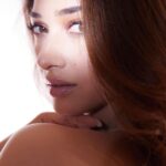 Tamannaah Instagram - It’s win-tage… 🩶🩶🩶 @falgunishanepeacockindia has done it again! Thank you for this stunning archival piece! Loved doing this together with you and @chandiniw ✨