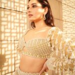 Tamannaah Instagram - Walked for the collection “Piroi” by @vvanivats at #LakmeFashionWeek