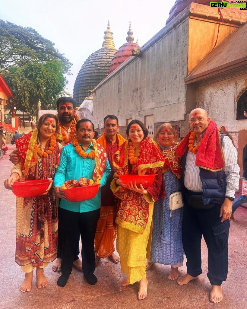 Tamannaah Instagram - Sacred moments with my loved ones 😇😇😇 Kamakhya Temple, Nilachal Hill, Guwahati