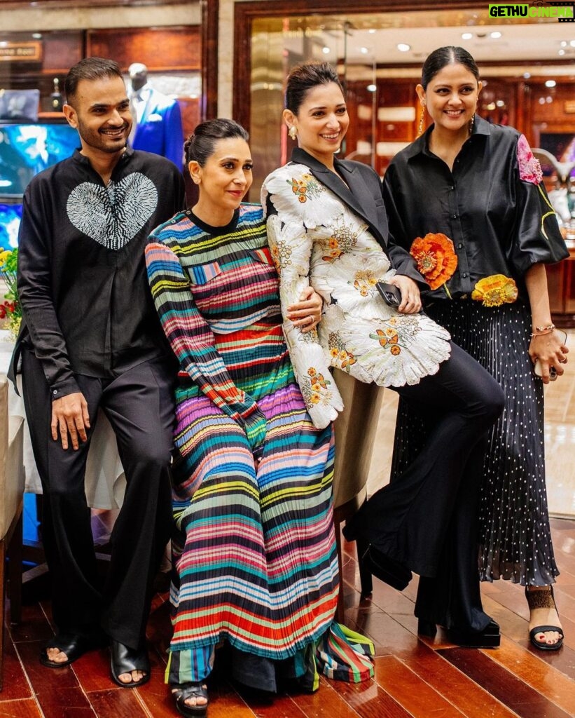 Tamannaah Instagram - @rahulmishra_7 and @divyabmishra thank youuu for such a heartwarming afternoon! 💖✨ An intimate setup that turned into a haven for genuine conversations… We dived into the worlds of fashion, sustainability, business, and all things creative. And Rahul's new store and collection? AFEW is casual glam at its best – glamorous yet comfy! Loved every moment of it. 🫶🏻🫶🏻🫶🏻