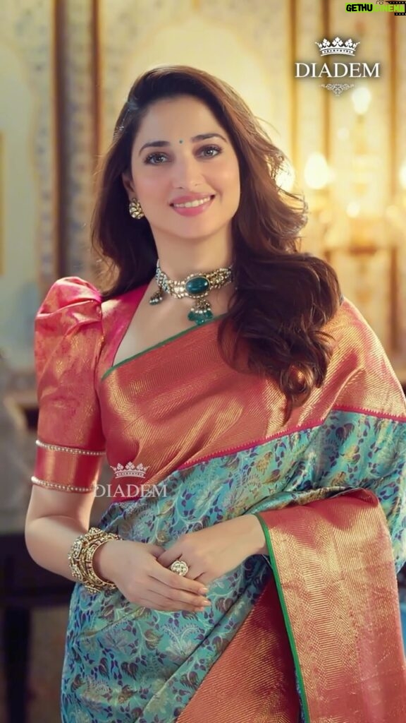 Tamannaah Instagram - Happy Pongal and Makar Sankranti everyone! May the sweetness of sugarcane and the spirit of the harvest bring you abundant joy and prosperity. Wishing you moments of happiness, togetherness, and endless festivities. #pongal #pongalwishes #pongalcelebration #pongalcelebrations #pongalwishes #pongalfestival #pongal2024 #pongaloffer #pongalcollection #DiademWishes #TamannaahSpeaks #FestiveVibes #ShopDiadem #Diadempongalcollection #Diadem