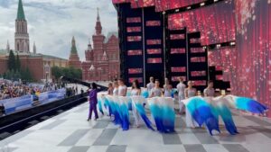 Tamara Gverdtsiteli Instagram - С Днём России! С праздником! Огромное спасибо хотим сказать потрясающему режиссёру, главному режиссеру телеканала Россия - Сергею Широкову! Человек,с необыкновенным чувством вкуса,стиля,профессионального уровня. Тот, кто делает главные концерты страны. Спасибо за безупречный стиль и масштаб таланта! #тамарагвердцители#гвердцители#краснаяплощадь#концерт#деньроссии#москва#сергейпудовкин#продюсер#прямойэфир#сцена#зритель#спраздником