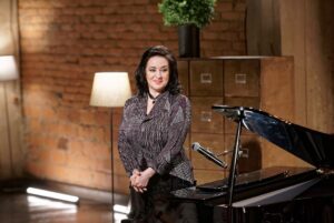 Tamara Gverdtsiteli Instagram - Завтра 60 лет со дня первого полёта человека в космос! И в этом году 65 лет творческому союзу дорогих Александры Николаевны Пахмутовой и Николая Николаевича Добронравова!
⠀
Смотрите завтра Космический квартирник @kvartirnikumargulisa @evmargulis на @ntvru в 23:20!
⠀
#kvartirnikumargulisa #evmargulis #квартирникумаргулиса