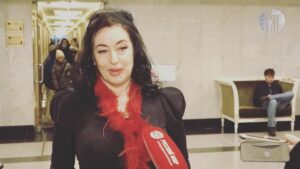 Tamara Gverdtsiteli Instagram - Государственный Кремлевский дворец.Краткое интервью после торжественного вечера в честь выдающихся москвичей «Молодости нашей нет конца» #тамарагвердцители#кремль#москва#гвердцители#тв#продюсерсергейпудовкин#сергейпудовкин#tv#тв#россия#пудовкин#moscow#russia#кремлевскийдворец