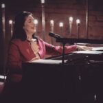 Tamara Gverdtsiteli Instagram - Друзья! Делюсь с Вами фотографиями с потрясающего "Квартирника у Маргулиса". Кто смотрел? Какое произведение запомнилось больше всего? #нтв#квартирникумаргулиса#маргулис#тамарагвердцители#тв#съемка#живойзвук#продюсер#сергейпудовкин#москва#livesound Телеканал НТВ