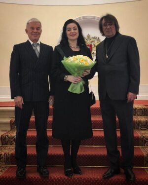 Tamara Gverdtsiteli Instagram - Без лишних слов. Большая честь...#москва#кремль#награждение#президент#владимирпутин#россия#благодарность#тамарагвердцители#олеггазманов#дмитрийхаратьян#юрийбашмет#игорькрутой#продюсер#сергейпудовкин