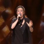 Tamara Gverdtsiteli Instagram - На творческом вечере Александра Розенбаума посчастливилось исполнить композицию «Песня старого портного». #новаяволна#новаяволна2021#тодес#продюсер#сергейпудовкин#сочи#newwave#александррозенбаум#россия1#живойзвук @newwave_official @todes_official @rozenbaum.ru Сочи