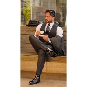 Tamer Hosny Instagram - صباح الفل عالكل عندي صور لطيفه منزلتش من شغل ليا قبل كده ، حابب اشارككم بيها و كل كام يوم هنزل منهم و بالمره اشوف مين الشطار اللي هيعرفوا الصور دي من اي عمل ليا 😉