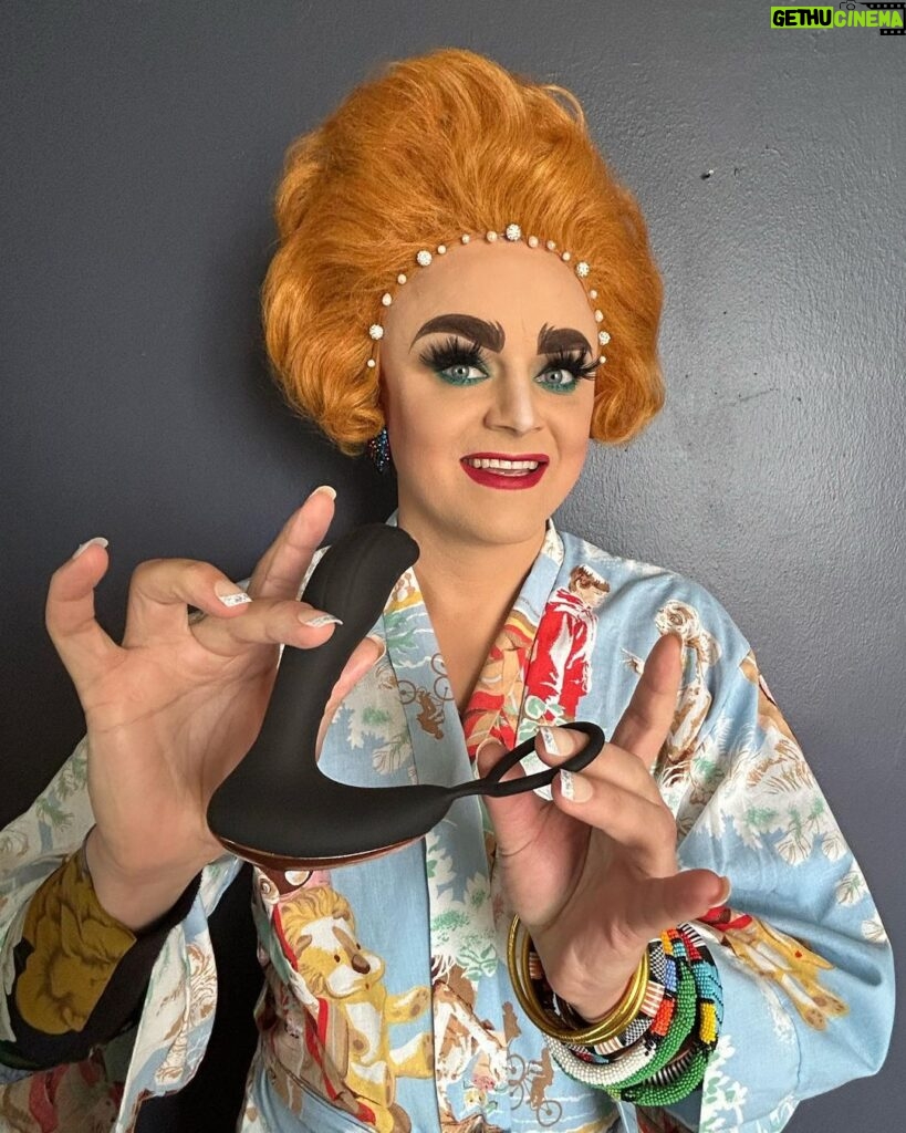Tammie Brown Instagram - 🌶️ S*X TOY GIVEAWAY 🌶️ I'm hooking EVERYONE up with FREE s*x toys or gift cards to Closet S*x Toys @notagaysexshop! All you have to do is: 🌶️ Click the link in my Instagram bio 🌶️ Sign up with your email 🌶️ See your gift from me and Closet 💋 100% discreet shipping & billing💦 Ships worldwide 🌎 Tag someone who deserves a toy!
