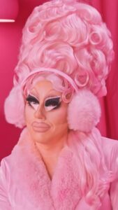Tammie Brown Instagram - smells like a new episode of I LIKE TO WATCH 👃 in this episode, @trixiemattel & special guest @planettammie watch THE TRUST