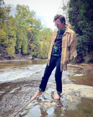 Tammie Brown Instagram - Enjoying the nature  of upstate New York , autumn 🍂  Photo taken by @glamgender  Book your @cameo 

#queenwithacause #nationaltreasure #notgrooming #poorcelebrity #protectpuvungna #freeorcas #savetheorangutans #boycottpalmoil