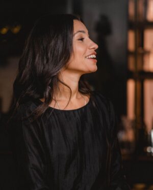 Tamy Emma Pepin Instagram - Opa! Après une diffusion réussie sur la plateforme de streaming Vrai, l’émission Resto Pop-Up est maintenant diffusée sur la chaîne de television canadienne Zeste. Déjà deux ans depuis ce délicieux tournage, entourée de la merveilleuse équipe de Sphère Media et des chefs de la scène culinaire montréalaise. Des rencontres et des recettes, à visionner sur Zeste en famille ou entre amis, les vendredis à 11:30 et 16:30, ou sur demande via les plateformes de Québecor. 🥰 

#montreal #montrealculinaire #restosmontréal #foodshow